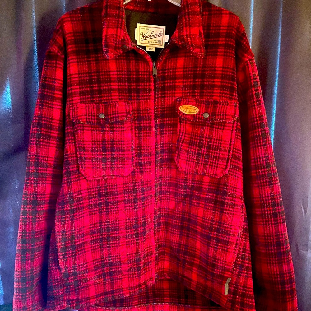 NEVER WORN!! WOOLRICH PLAID XL RUGGED OUTDOOR WEAR FRONT ZIPPER COAT/JACKET.